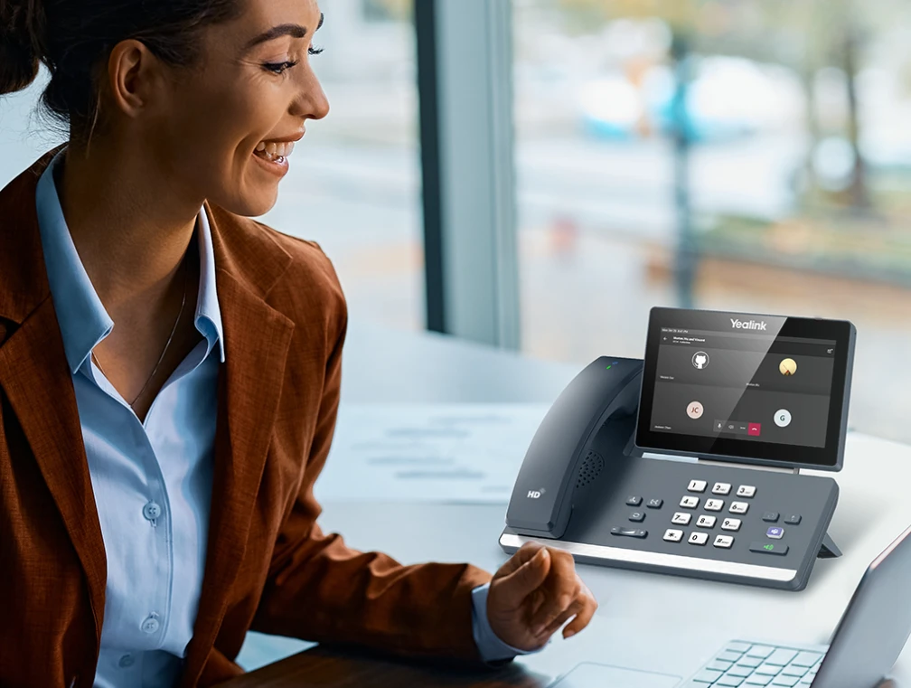 Poste Yealink installé par LINKAD pour la téléphonie entreprise à Strasbourg